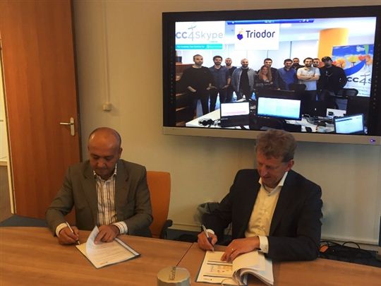 Links: drs. Ing Salih Hikmet Cosgun (Triodor), rechts: Marcel Reuvers (CC4Skype B.V.)