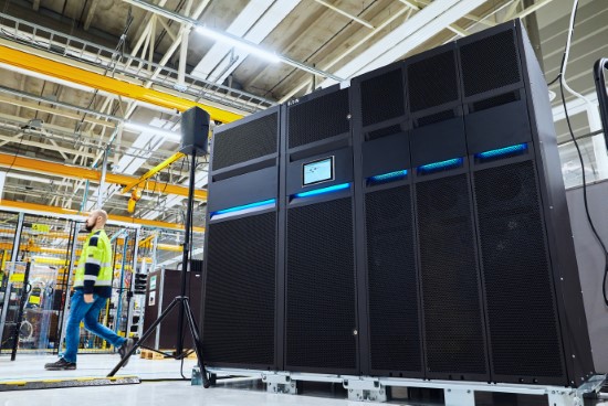 Eaton introduceert de 9395X UPS, een intelligente, ruimtebesparende, ononderbreekbare voeding (UPS) voor hyperscale- en colocatie-datacenters