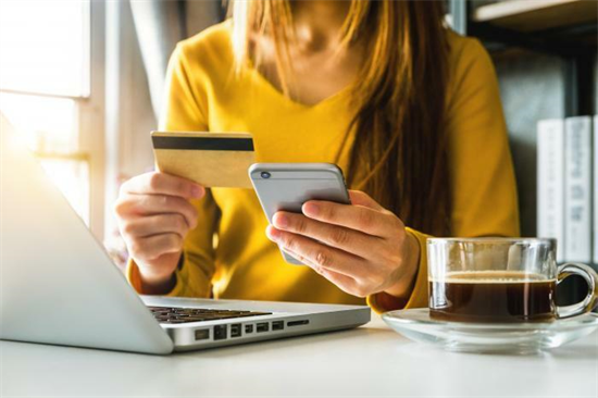 Online aankopen in het buitenland blijven groeien, nu één op zeven